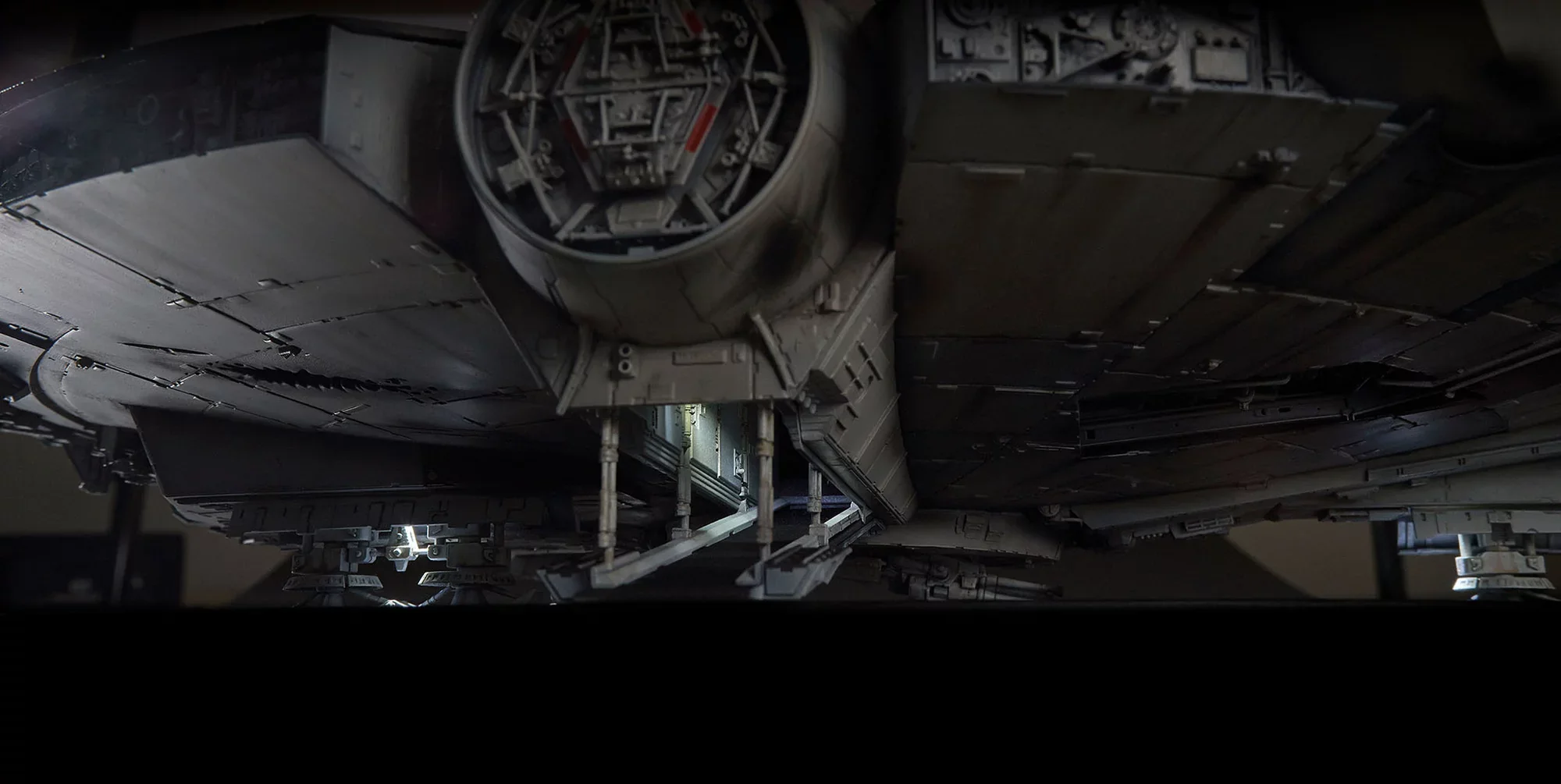 BANDAI Millennium Falcon Perfect Grade - Image 4