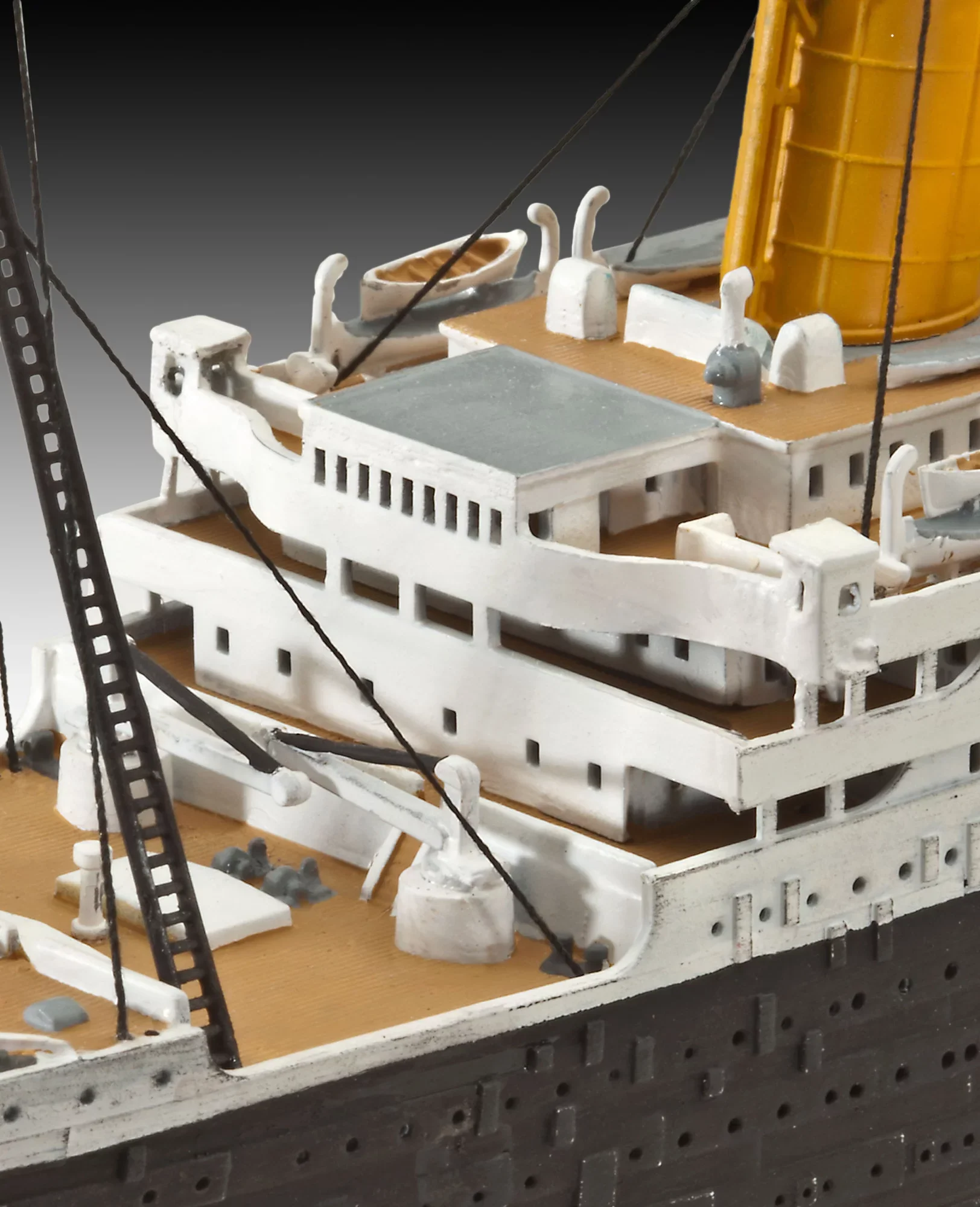 R.M.S. TITANIC - Image 4
