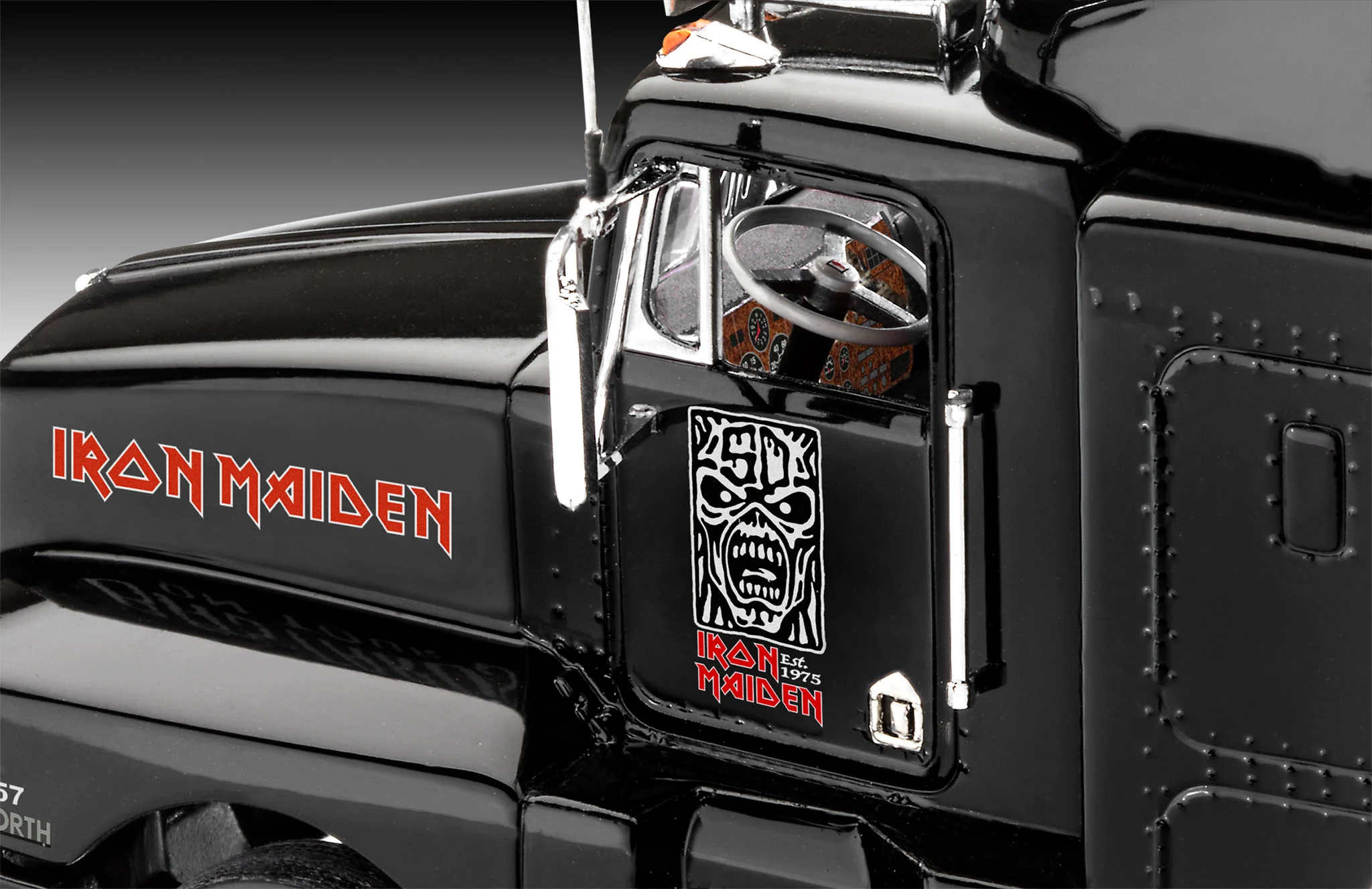 Tour Truck "Iron Maiden" - Image 7