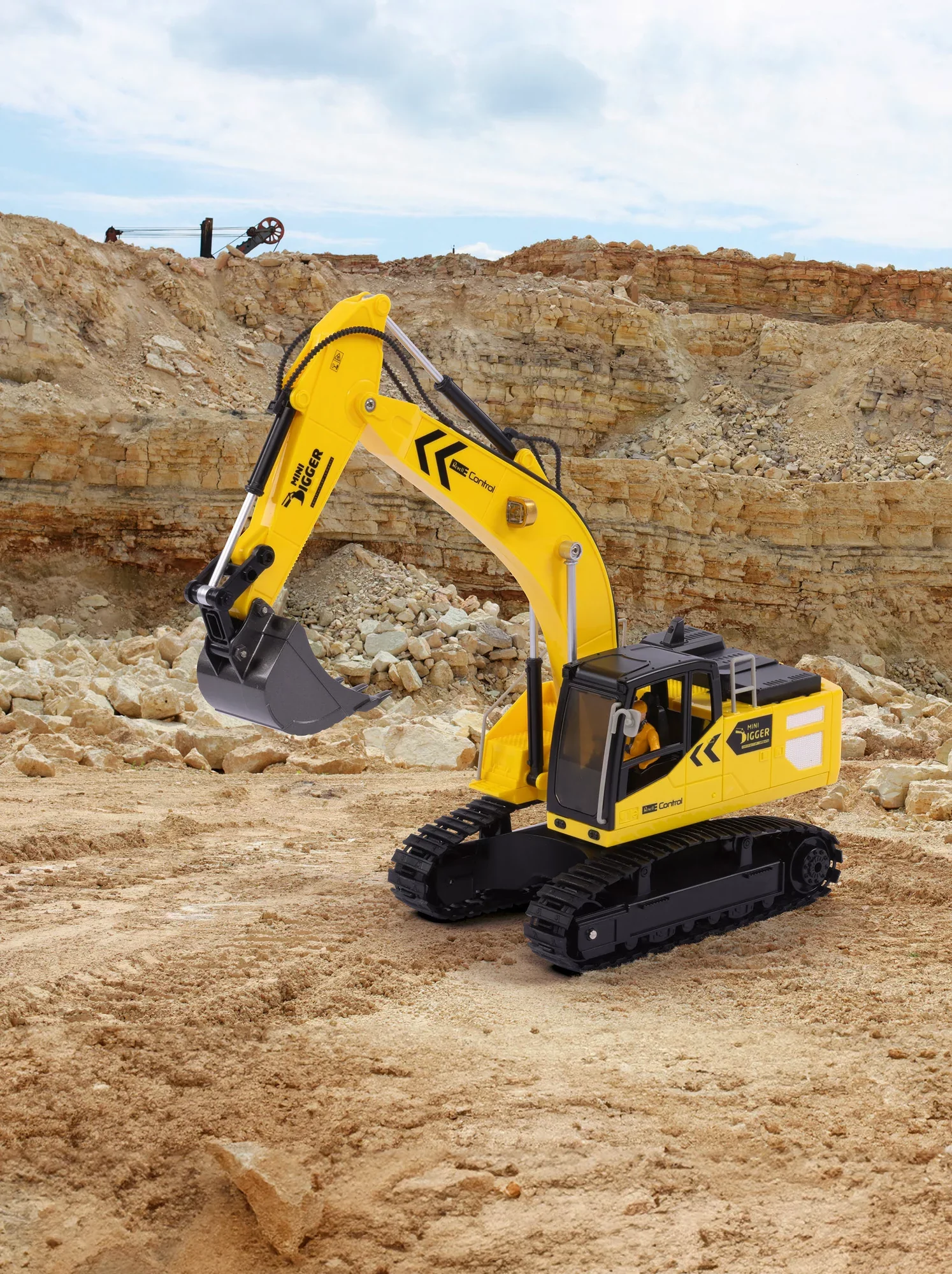 RC Construction Vehicle Mini Digger - Image 8